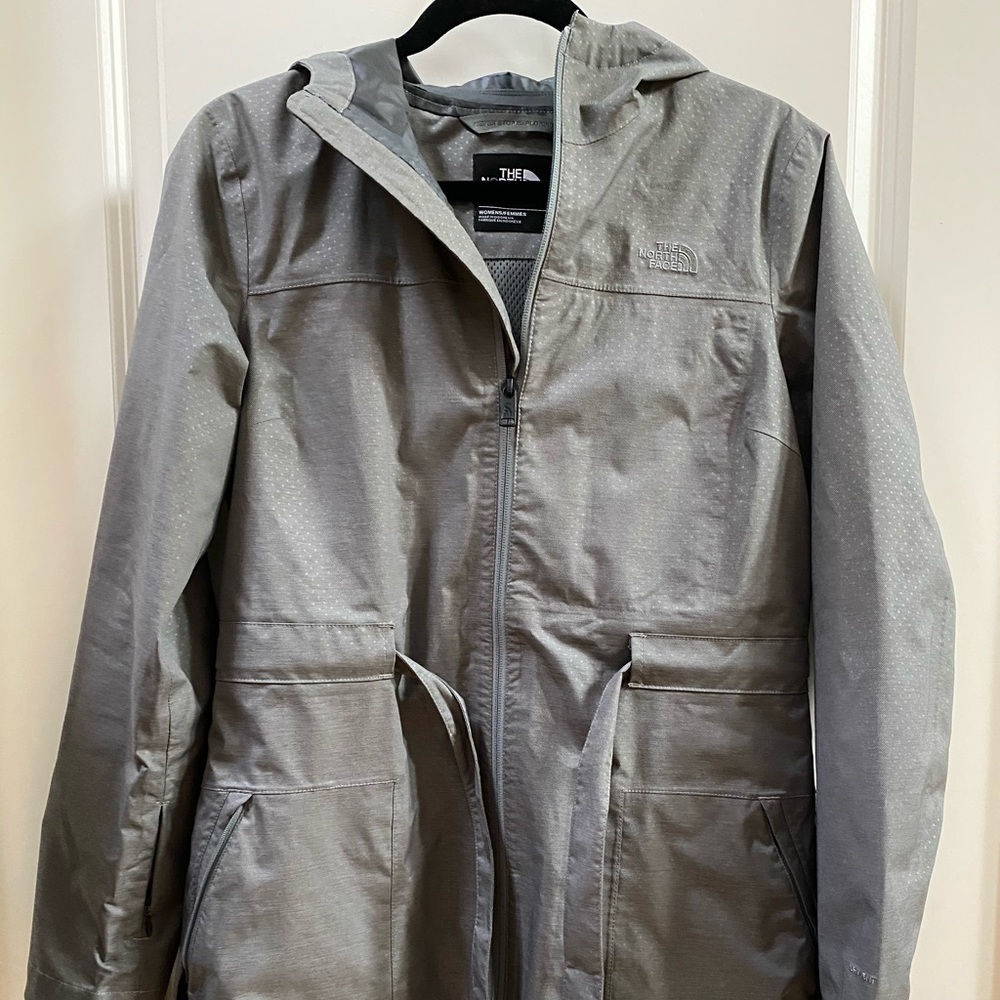 The North Face Women’s Rain Jacket - Like New